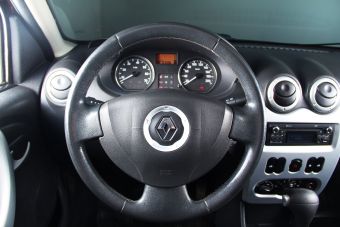 Renault Sandero Stepway, 1.6 л, АКПП, 2013 фото 8