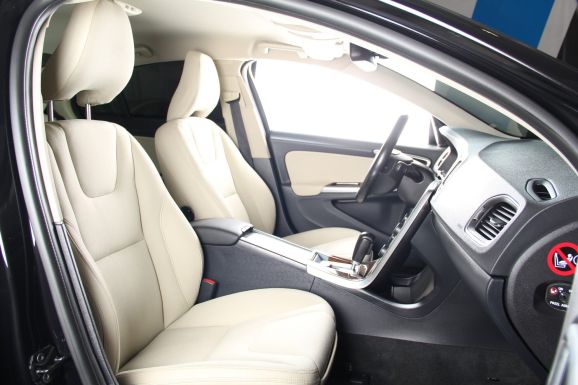 Volvo S60, 1.6 л, АТ, 2012 фото 2