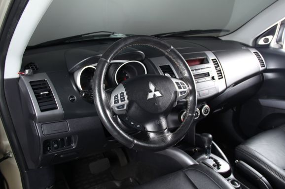 Mitsubishi Outlander, 2.4 л, Вариатор, 2008 фото 10