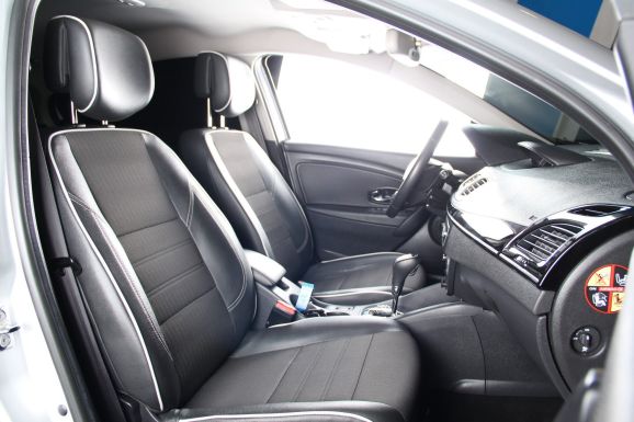 Renault Fluence, 1.6 л, Вариатор, 2015 фото 2