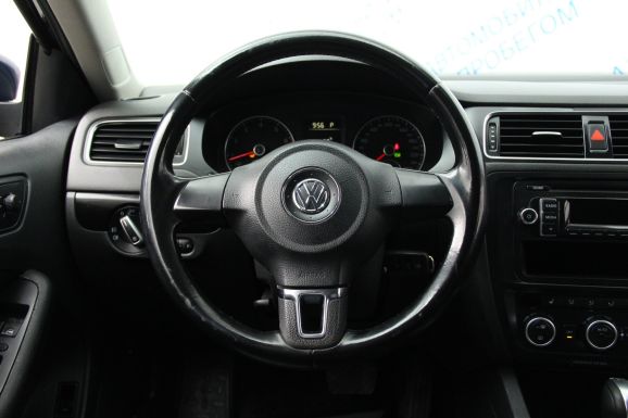 Volkswagen Jetta Highline, 1.6 л, АТ, 2012 фото 8