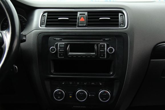 Volkswagen Jetta Highline, 1.6 л, АТ, 2012 фото 10