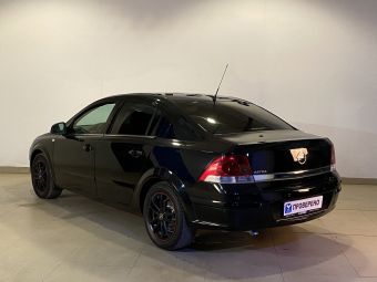 Opel Astra, 1.8 л, АКПП, 2010 фото 6