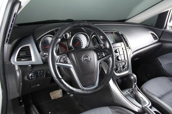 Opel Astra, 1.6 л, АТ, 2014 фото 9