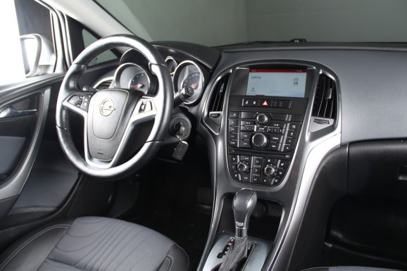 Opel Astra, 1.6 л, АТ, 2014 фото 12