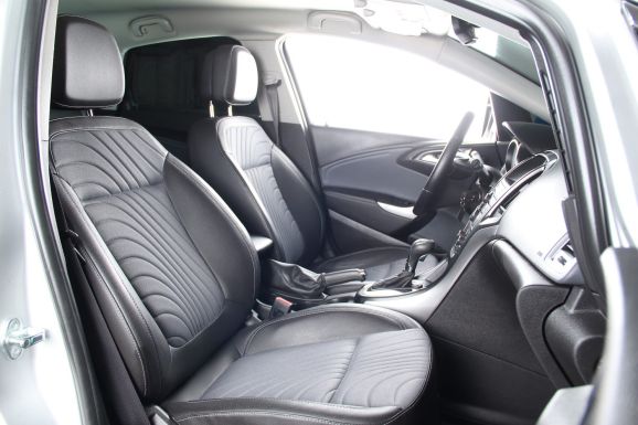 Opel Astra, 1.6 л, АТ, 2014 фото 2