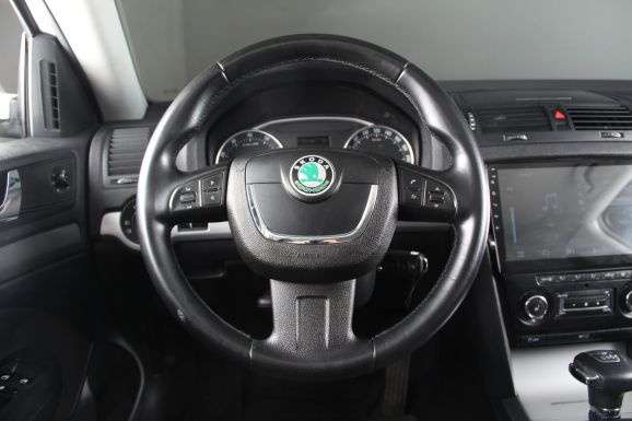 Skoda Octavia, 1.8 л, АТ, 2013 фото 8