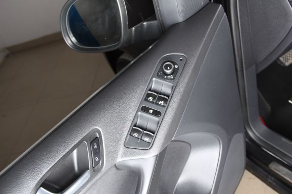 Volkswagen Tiguan, 2.0 л, АТ, 2009 фото 7