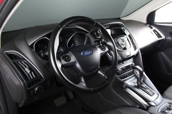 Ford Focus, 1.6 л, Робот, 2014 фото 9