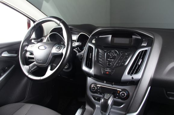 Ford Focus, 1.6 л, Робот, 2014 фото 12