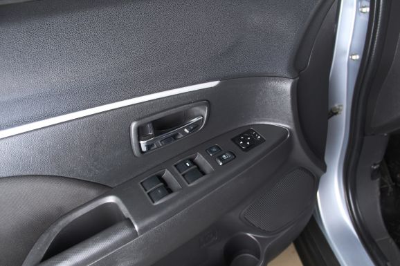 Mitsubishi ASX Instyle, 1.8 л, Вариатор, 2012 фото 11