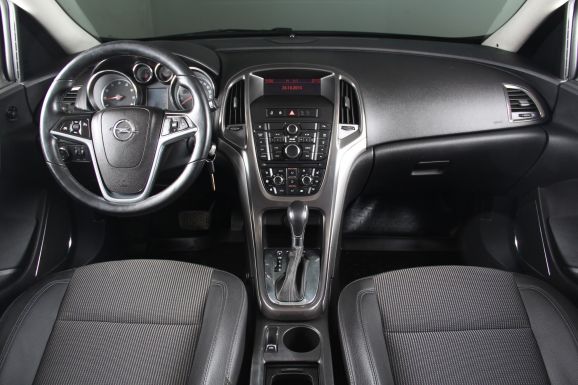 Opel Astra, 1.6 л, АТ, 2012 фото 9