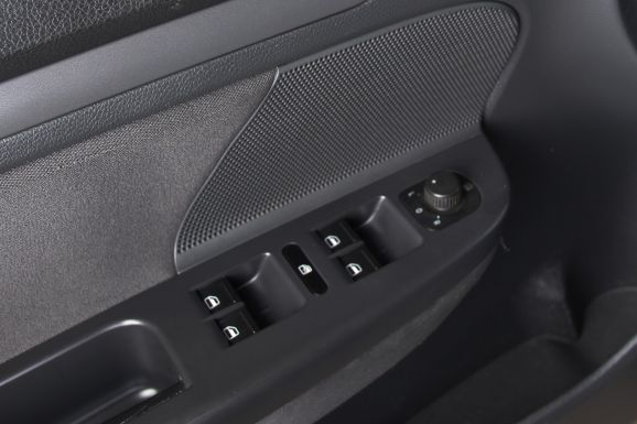 Volkswagen Jetta, 1.6 л, АТ, 2010 фото 7