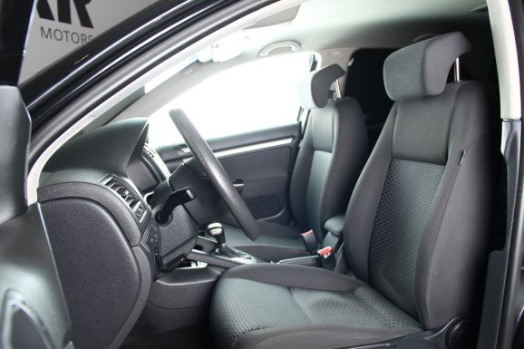 Volkswagen Jetta, 1.6 л, АТ, 2010 фото 8