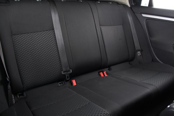 Volkswagen Jetta, 1.6 л, АТ, 2010 фото 1