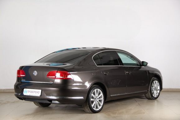 Volkswagen Passat, 1.8 л, Робот, 2014 фото 5