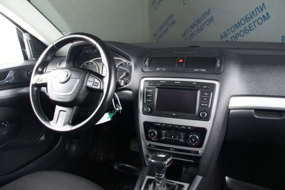 Skoda Octavia, 1.8 л, АТ, 2012 фото 10
