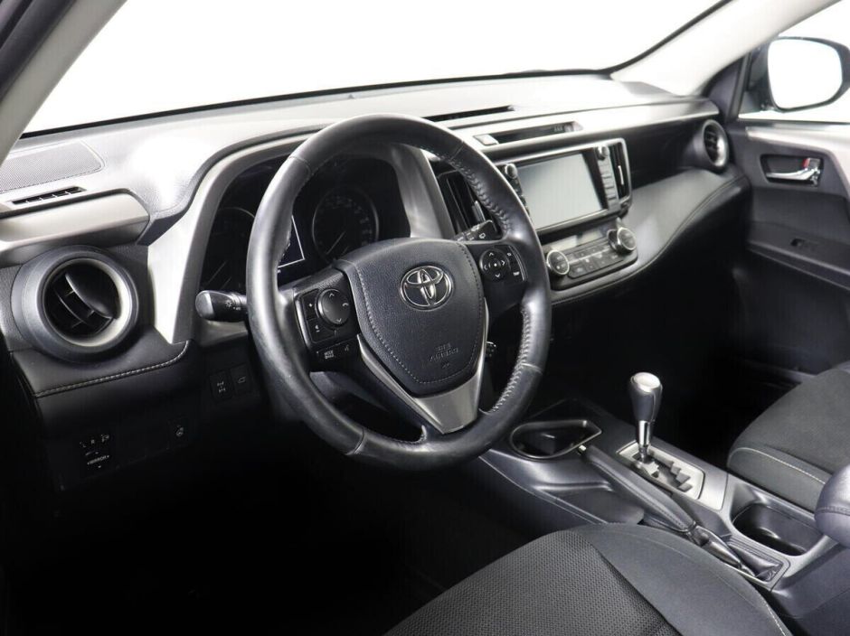 Toyota RAV4, 2.2 л, АТ, 2018 фото 7