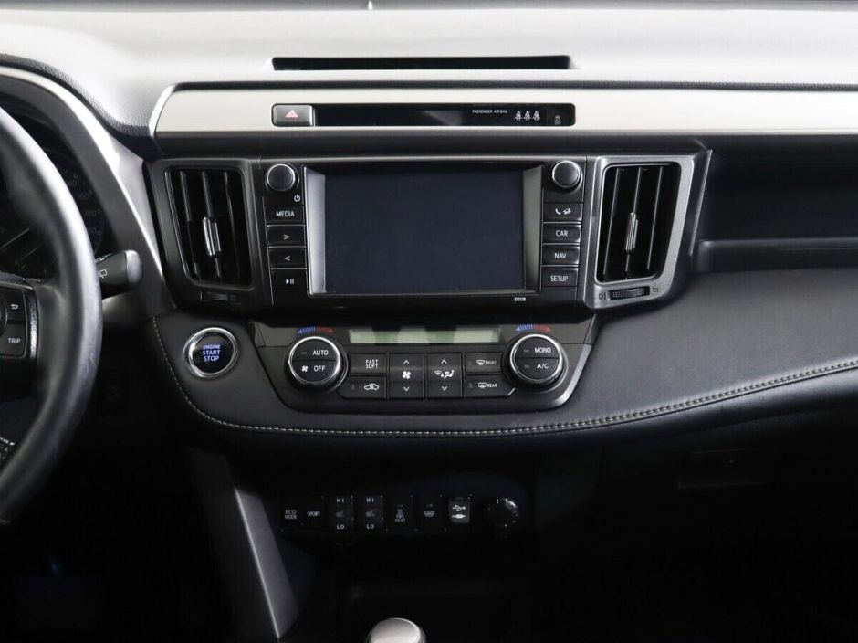Toyota RAV4, 2.2 л, АТ, 2018 фото 9
