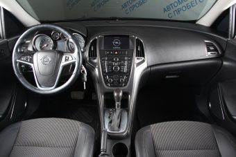 Opel Astra, 1.4 л, АКПП, 2011 фото 7