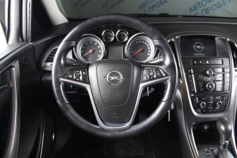 Opel Astra, 1.4 л, АКПП, 2011 фото 8