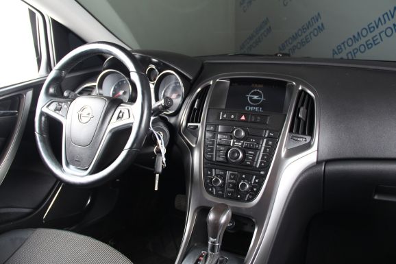 Opel Astra, 1.4 л, АТ, 2011 фото 9