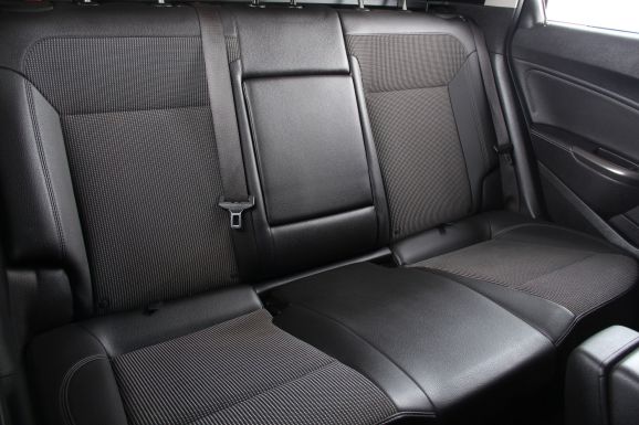 Opel Astra, 1.4 л, АТ, 2011 фото 1