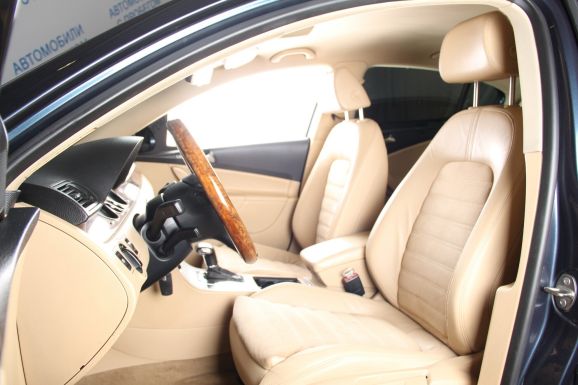 Volkswagen Passat, 2.0 л, Робот, 2008 фото 8