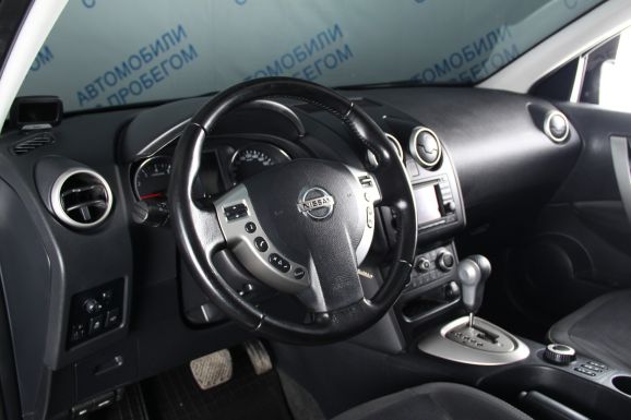 Nissan Qashqai, 2.0 л, Вариатор, 2011 фото 9