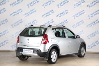 Renault Sandero Stepway, 1.6 л, МКПП, 2013 фото 4