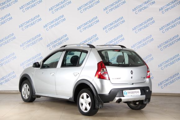 Renault Sandero Stepway, 1.6 л, МТ, 2013 фото 6