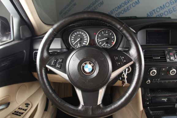 BMW 5 серии, 3.0 л, АТ, 2010 фото 11