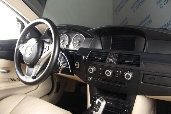 BMW 5 серии, 3.0 л, АТ, 2010 фото 12