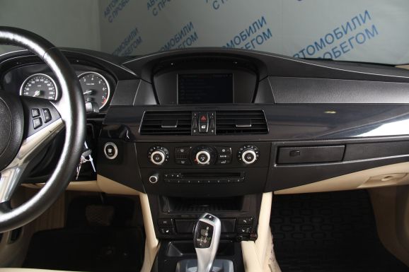 BMW 5 серии, 3.0 л, АТ, 2010 фото 13