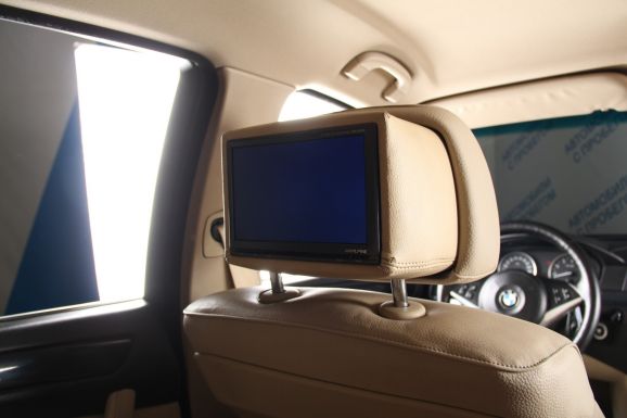 BMW 5 серии, 3.0 л, АТ, 2010 фото 2