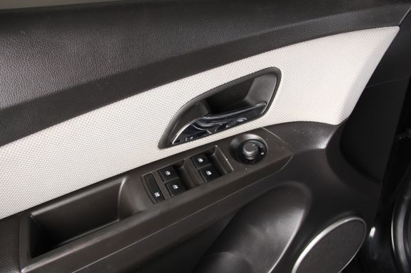 Chevrolet Cruze LS, 1.8 л, АТ, 2010 фото 7