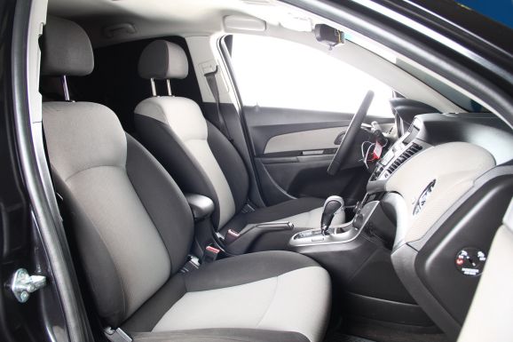 Chevrolet Cruze LS, 1.8 л, АТ, 2010 фото 2