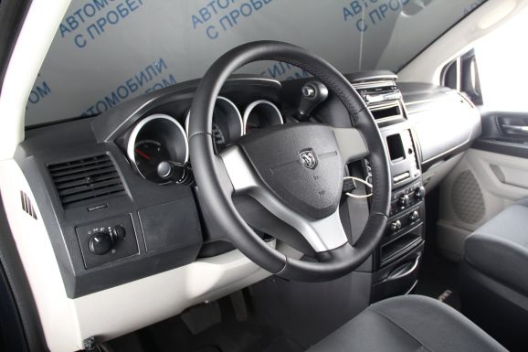 Dodge Caravan, 3.3 л, АТ, 2009 фото 9