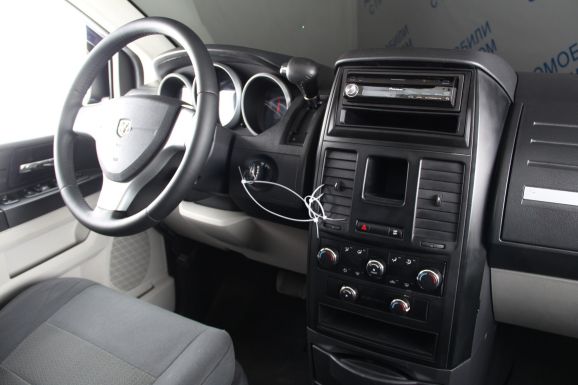 Dodge Caravan, 3.3 л, АТ, 2009 фото 12