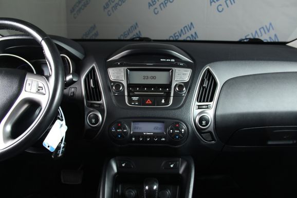 Hyundai ix35, 2.0 л, АТ, 2013 фото 2
