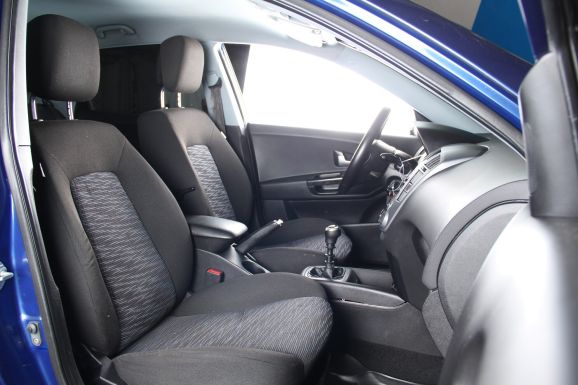 Kia Ceed Люкс плюс, 1.6 л, МТ, 2008 фото 2