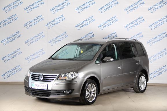 Volkswagen Touran, 2.0 л, Робот, 2010 фото 3