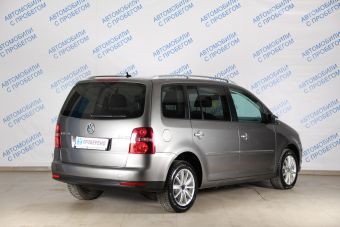 Volkswagen Touran, 2.0 л, РКПП, 2010 фото 4