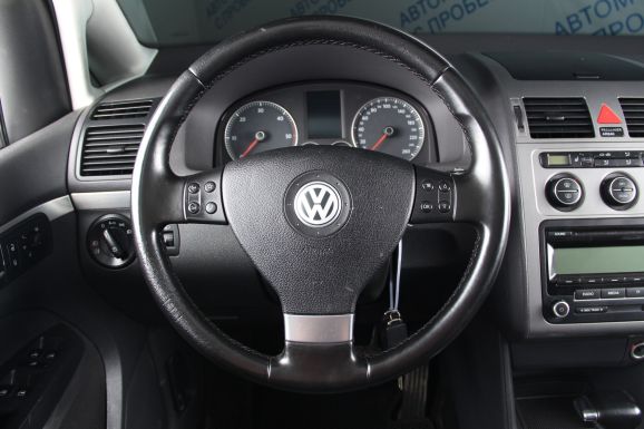 Volkswagen Touran, 2.0 л, Робот, 2010 фото 11