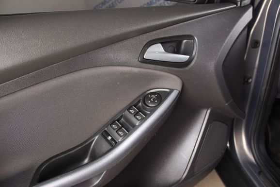 Ford Focus, 1.6 л, Робот, 2013 фото 7
