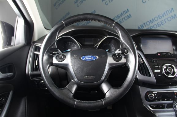 Ford Focus, 1.6 л, Робот, 2013 фото 11