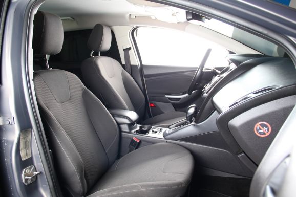 Ford Focus, 1.6 л, Робот, 2013 фото 2