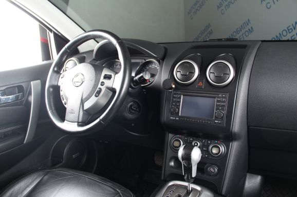 Nissan Qashqai LE+, 2.0 л, Вариатор, 2012 фото 9