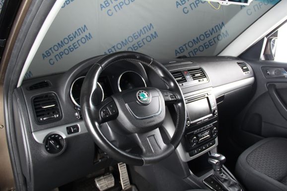 Skoda Yeti, 1.8 л, Робот, 2013 фото 9