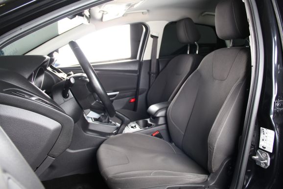 Ford Focus, 1.6 л, МТ, 2013 фото 8